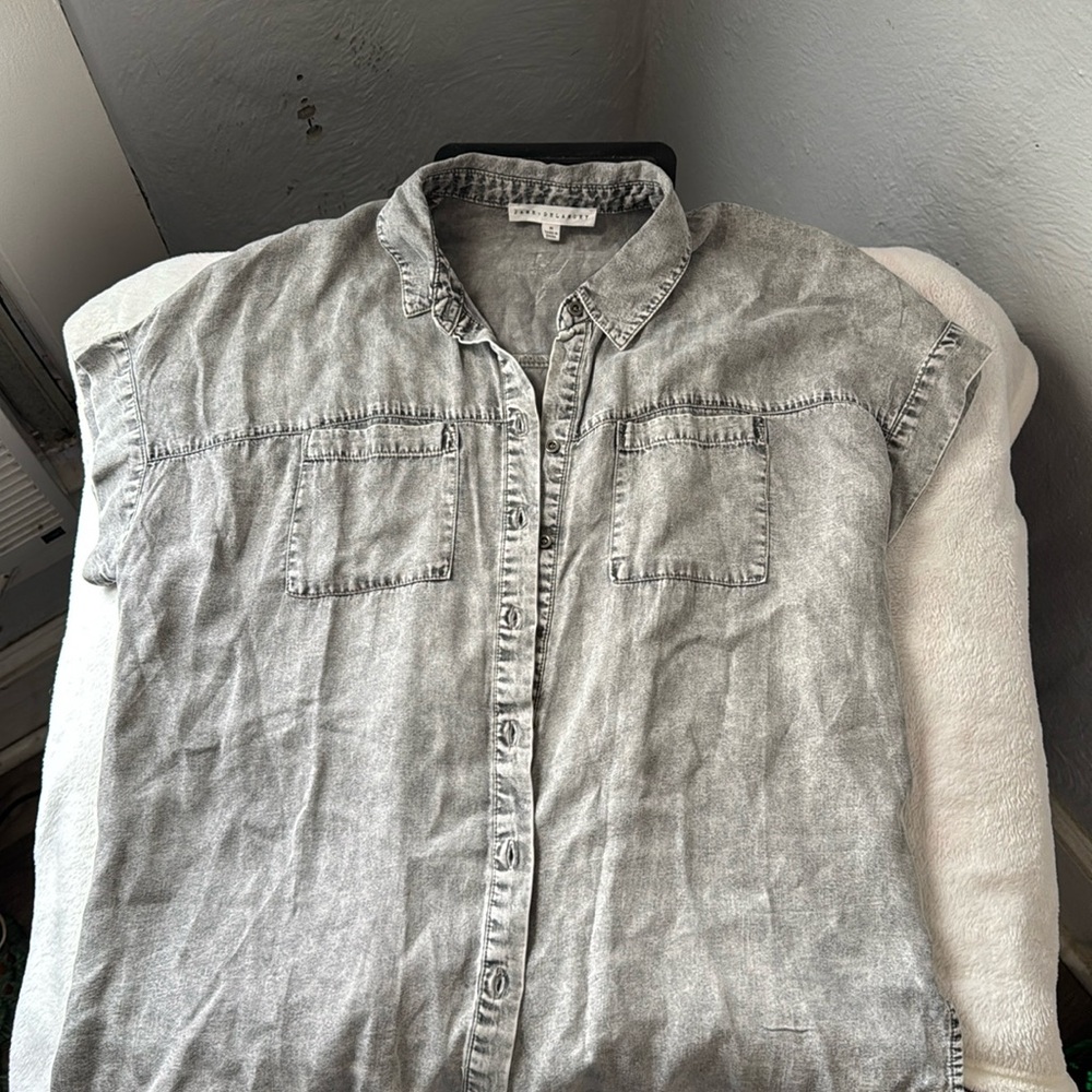 Jane and Delancey button up